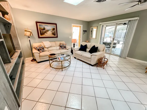 5335 Calle Florida, Sarasota, FL 34242