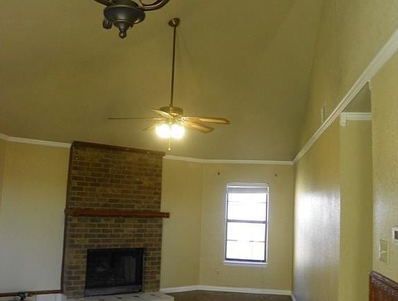 2nd image of 732 Bluebonnet Dr APT C
