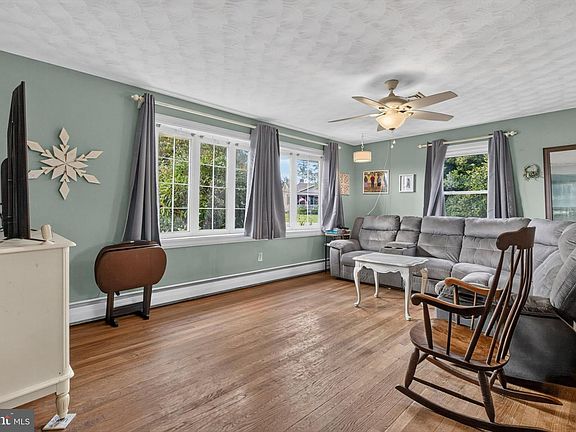 5th image of 5 Monticello Ave