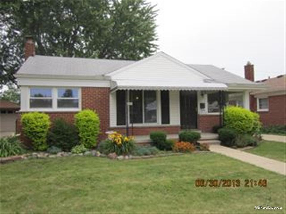1st image of 28330 Fountain St