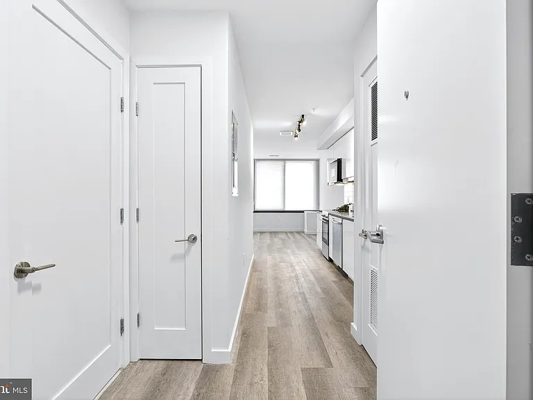 700 Roeder Rd #104 — Photo 3