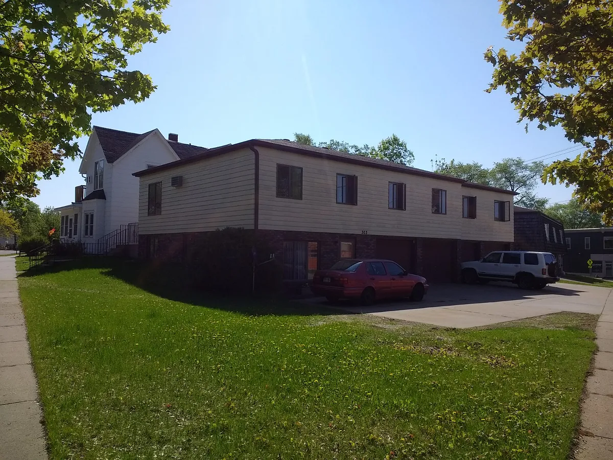 Building Photo - 303 Talmadge St #3