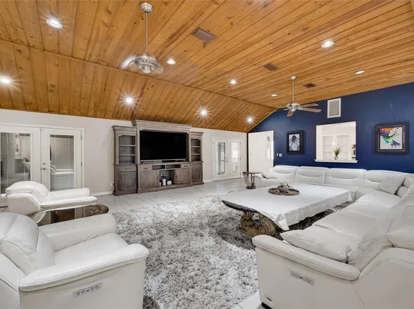 3123 Woodland Ct, La Porte, TX 77571