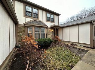 1214 Wheaton Oaks Dr, Wheaton, IL 60187