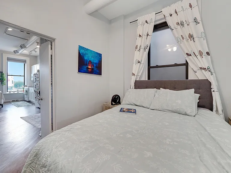 1561 N Wells St #3F — Photo 8