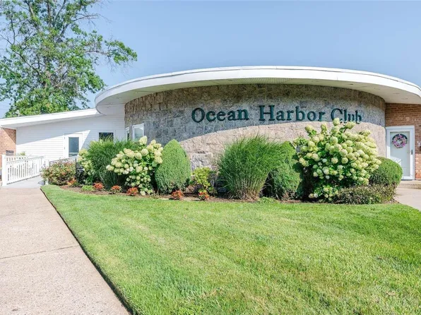 4 Rose Street #2-D1, Oceanside, NY 11572