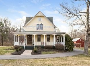 741 Mechlins Corner Rd, Hampton, NJ 08827