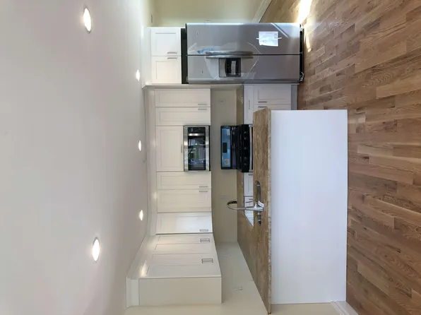 843 Euclid Avenue image 11 of 18