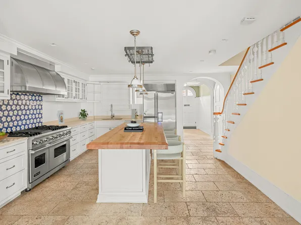 522 East 89th Street image 9 of 41