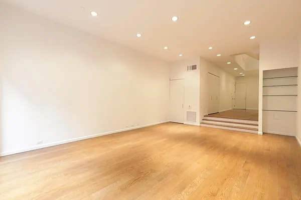 Rented by Solow Realty | media 8