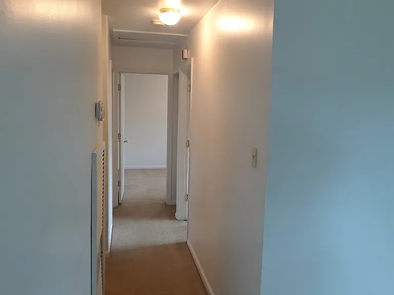 545 McLean St — Photo 16
