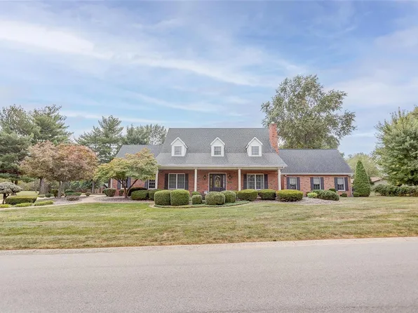 22 Squire Dr, Glen Carbon, IL 62034