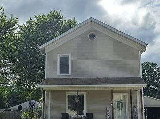 208 S 3rd Ave, Forreston, IL 61030