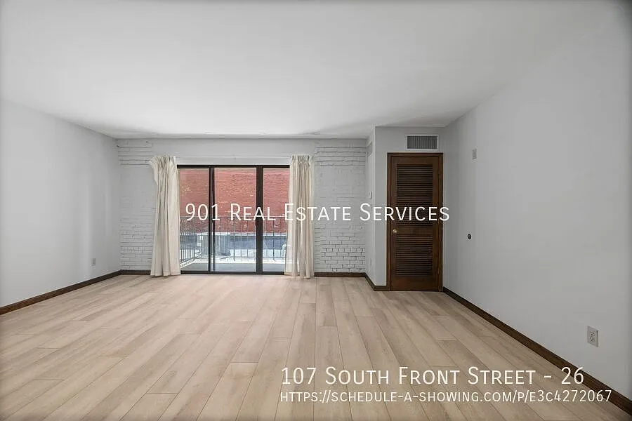 Riverfront Living on South Front — Photo 4