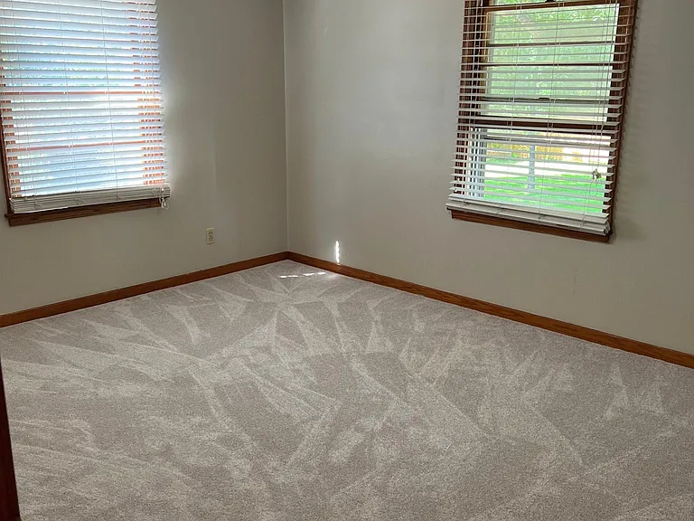 606 S Montgomery St — Photo 11