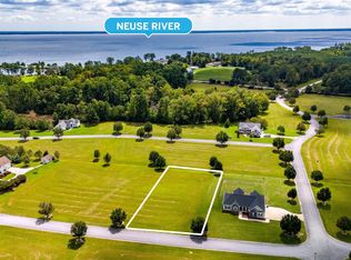 40 Meadow Ln, Arapahoe, NC 28510