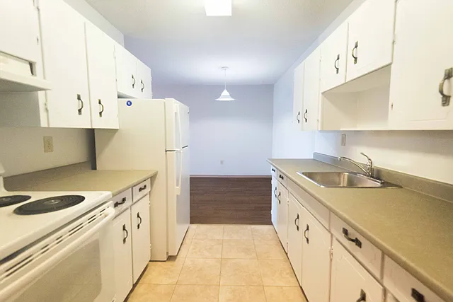 Fair Oaks Apartments — Photo 3