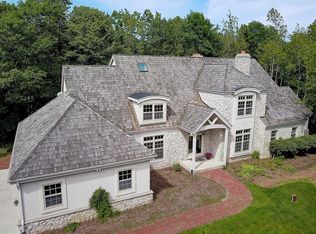 507 E Eastwyn Bay Dr, Mequon, WI 53092