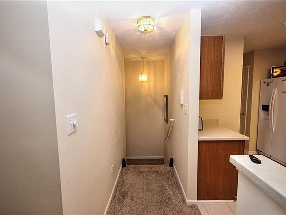 5th image of 429 Creekwood Dr Unit 204