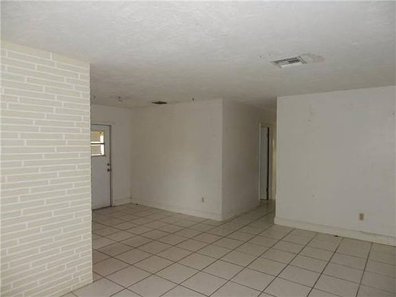 INTERIOR LIVING SPACE