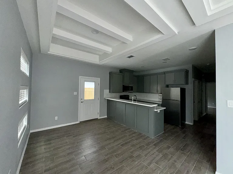429 E Acacia Ave #1 — Photo 3