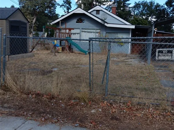 8605 MAPLE Street SW, Lakewood, WA 98498