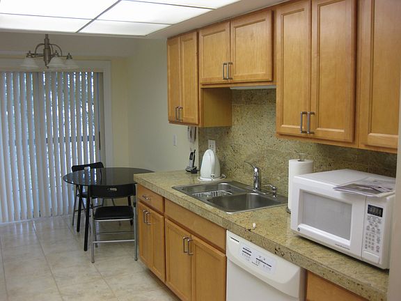 5th image of 4840 Foster St APT 312