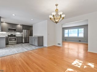 41 Prospect Rd, Livingston, NJ 07039