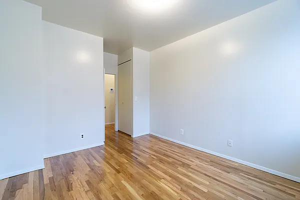 Rented by City Connections Realty | media 10