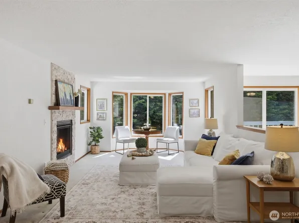 20617 28th Avenue W #D2, Lynnwood, WA 98036