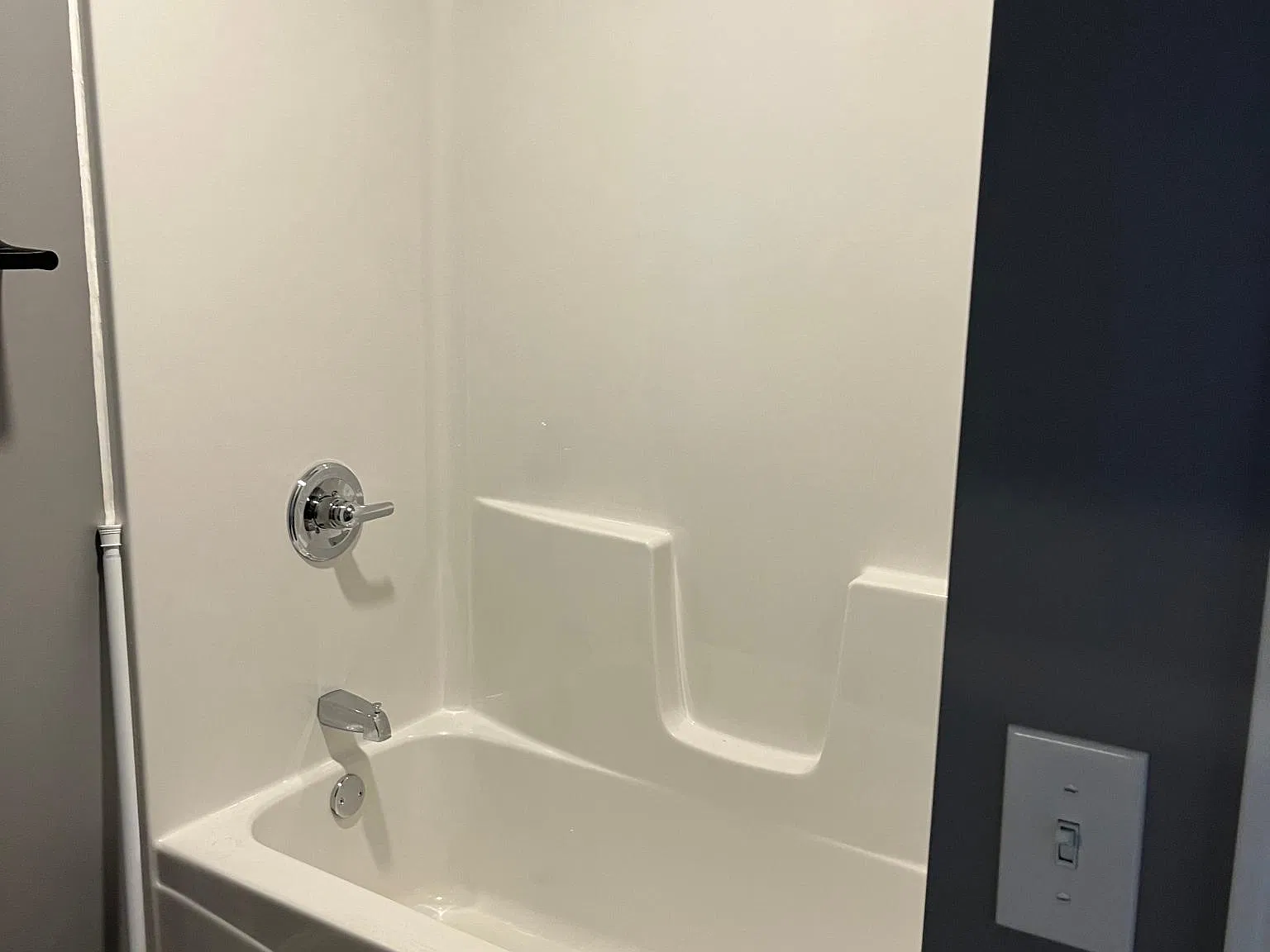 2 bed, 1000 sqft, $1,300 — Photo 4