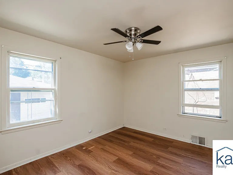 3719 W 81st Pl — Photo 9