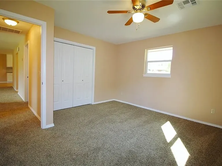 213 Cherokee Ln — Photo 21