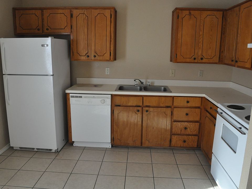 2nd image of 104 Lawndale Dr