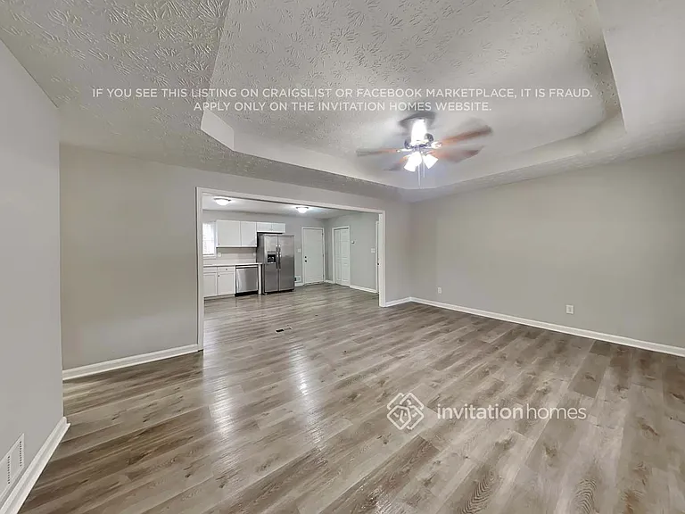 300 E Country Woods Dr — Photo 5