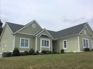 110 Landfall Dr, Moneta, VA 24121