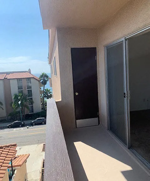 Seaview Apartments — Photo 24