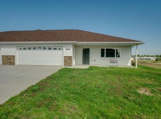 1003 Otter Crk N, Hazen, ND 58545