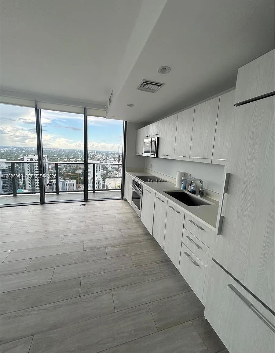 Brickell Heights West Con — Photo 3