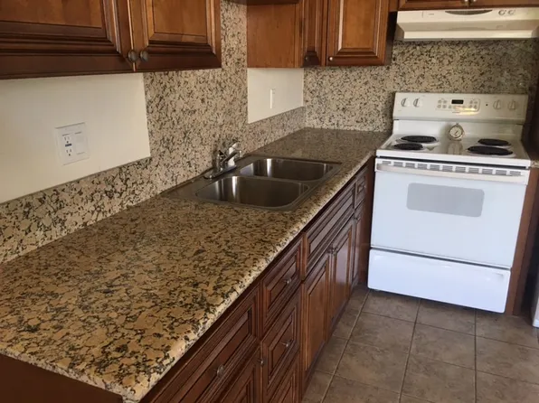 2820 Madison St APT 6, Carlsbad, CA 92008