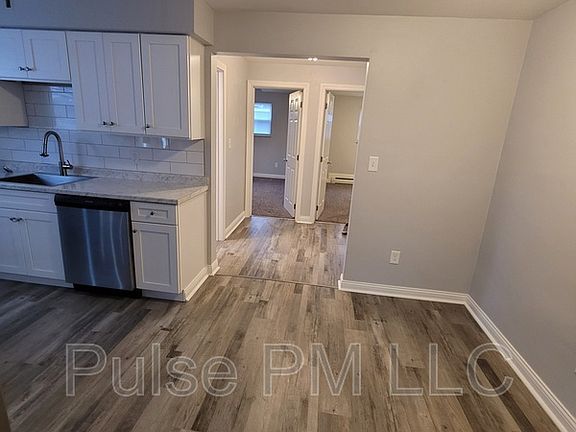 5th image of 24 Rosebud Ave APT 1
