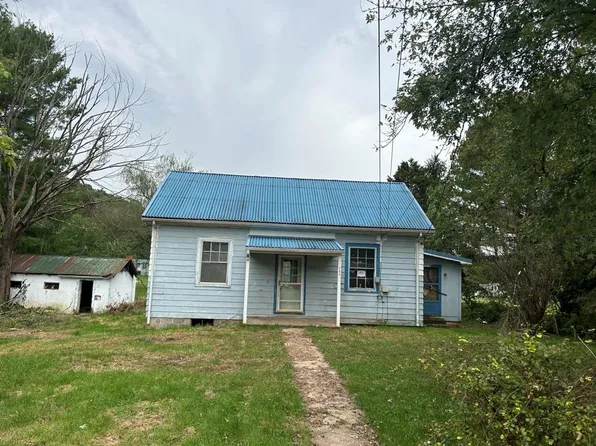 203 Eppling Ln, Pembroke, VA 24136