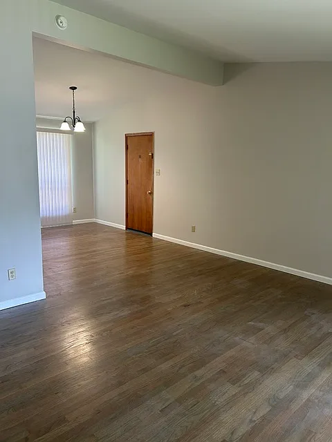 3 bed, 1.5 bath, 1092 sqft, $1,600 — Photo 2