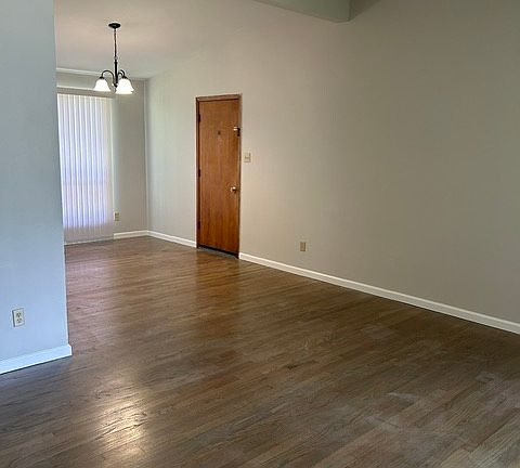 2nd image of 1536 Dennis Dr