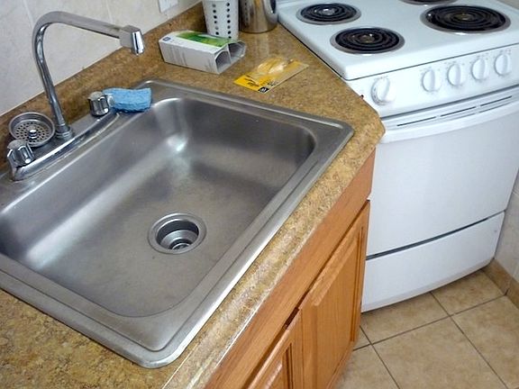 2nd image of 231 Eldridge St APT 2