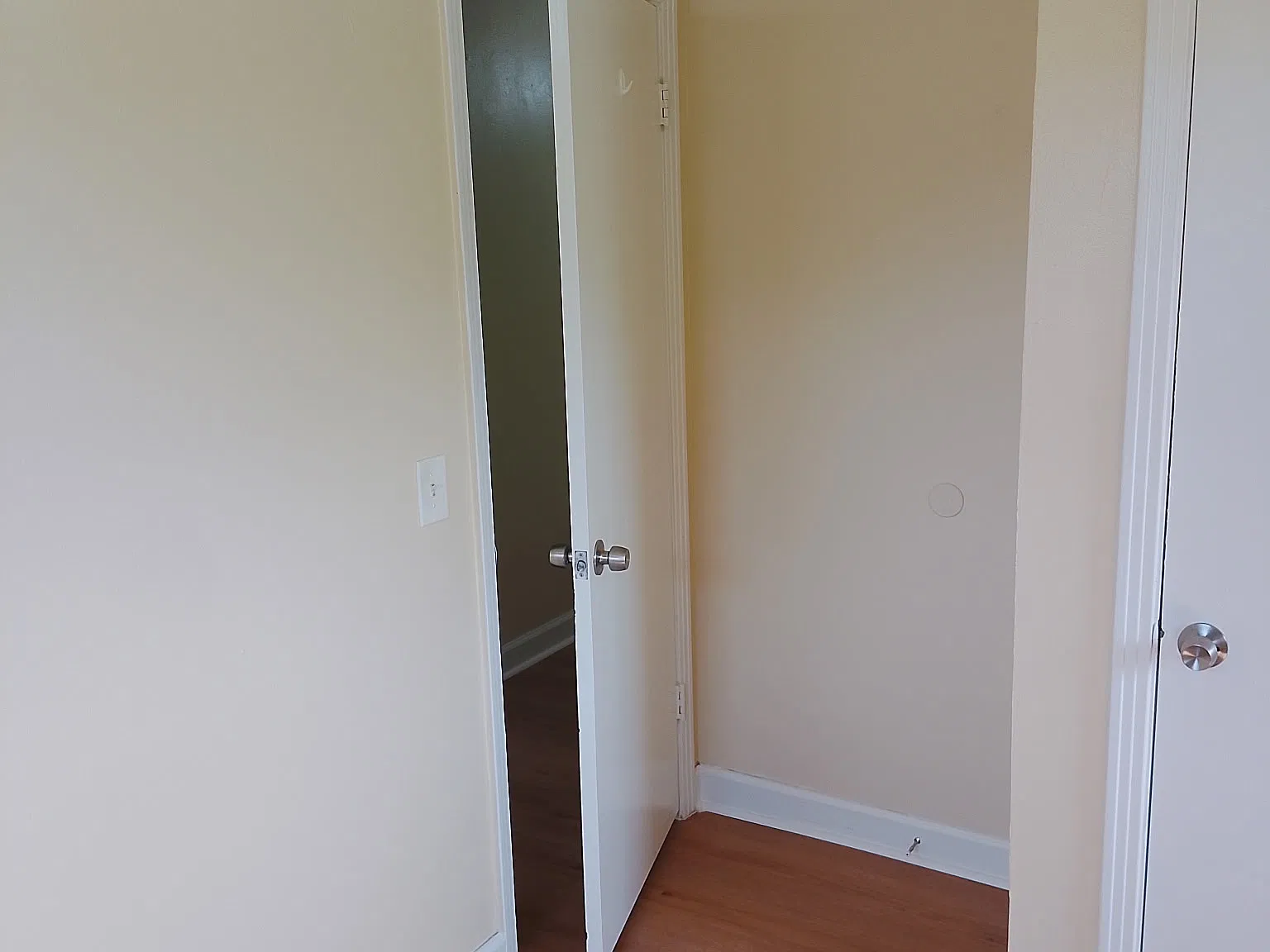 3 bed, 910 sqft, $1,695 — Photo 3