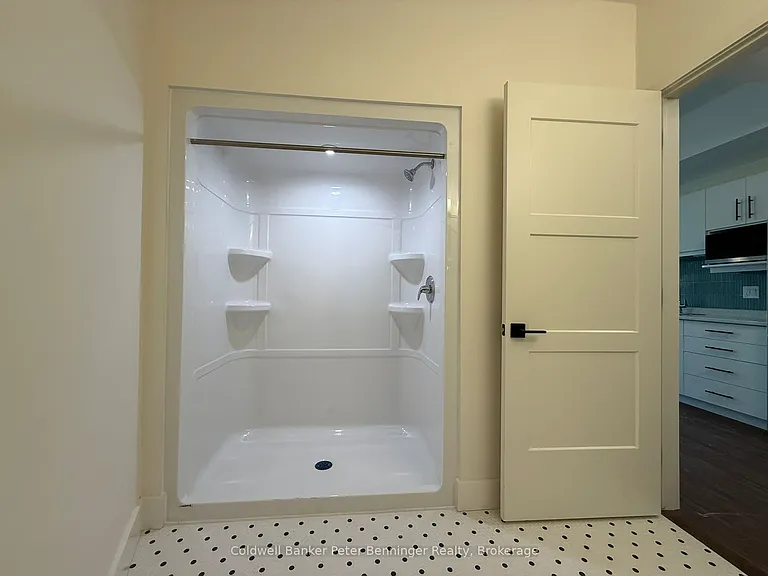 604 Queen St S #302 — Photo 9