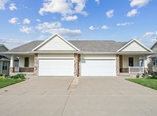 164 Ridge View Dr, Fairfax, IA 52228