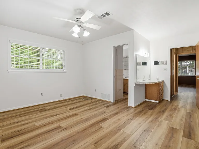10240 Post Oak Dr — Photo 34