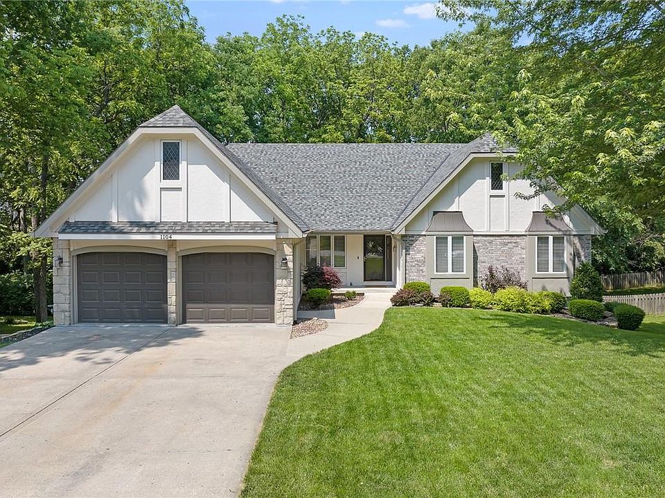 1st image of 1104 N Woodridge Ln